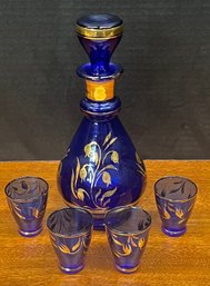 Vintage Cobalt Blue Gold Trim Decanter With Stopper And 4 Miniature Glasses