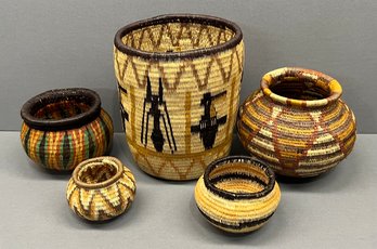 (5) Small Darien Panama Wounaan And Embera Indians Palm And Natural Fiber Hand Made Baskets