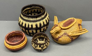 (3) Small Darien Panama Wounaan And Embera Indians Palm And Natural Fiber Hand Made Baskets And Duck