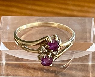 Antique 10K Gold, Red Sapphire & Diamond Ring Size 6 Total Weight 1.7 Grams