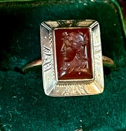 Victorian 14K Gold Tassie Glass Intaglio Female Face Ring - Size 7.5 - Total Weight 3 Grams