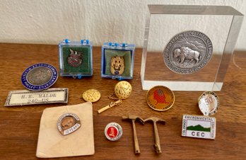Department Of The Interior - 10 - 20 - 30 Year Pins - Meritorious Service - Name Badge & More