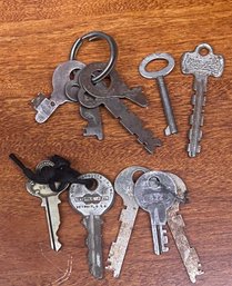 Small Vintage And Antique Key Lot