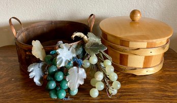 (2) Sets Of Carved Jadeite Grapes And Leaves With (2) Wood Handle Baskets - Bark And Lidded E. Schild