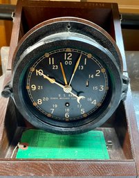 Vintate Chelsea U. S. Army Message Center Mark 2 Marine Clock - 627414 In Wood Box  W Key