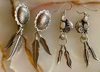 Richard Begay Navajo Pink Mother Of Pearl & Feather Earrings & Navajo Fannie Platero Feather - 13,2 Grams