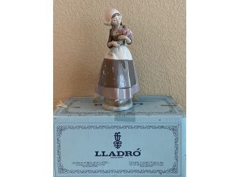 LLADRO Holandesita Con Tulipanes 5.065 Figurine With Original Box