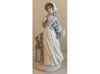 Nadal Spanish Porcelain 12.5' Woman Figurine E-25-v