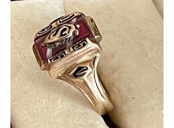 Vintage 1955 10K Gold And Ruby Stone Class Ring Size 6.5 Weighs 4.3 Grams