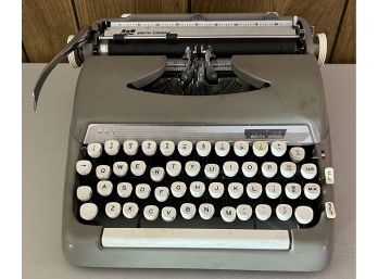 Vintage Smith-corona Type Writer (as Is)