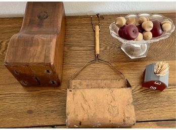 Wood And Copper Decor Lot - Warts Works Of Wood Butcher Block, Hand Carved Apples, Wood Barn Toothpick