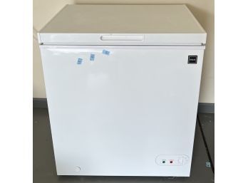 RCA Chest Freezer Model RFRF452-D