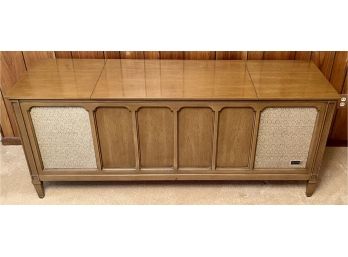 Xenith Quality 1965 Hi Fidelity Stereo And Stereo FM Radio Console With Original Owners Manual