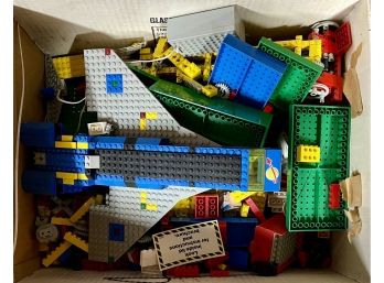 Small Lot Of Assorted Legos (as Is)