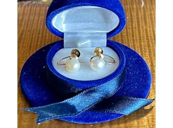 Vintage 10K Gold And Pearl Screw Back Earrings In A Velvet Hat Box