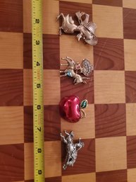 Lot Of 4 Delightful Vintage Brooches