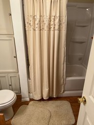 Lovely Shower Curtain With 2 Bath Mats