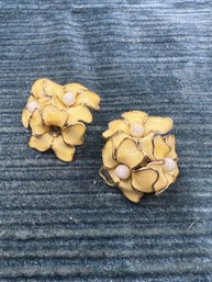 Vintage Coro Butter Yellow Flower Cluster Clip-on Earrings