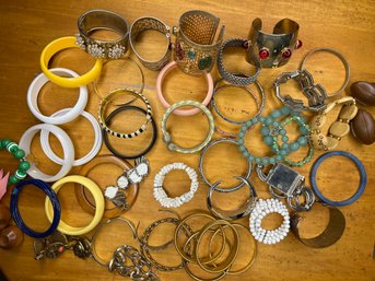 Lot Of Bangles / Bracelets