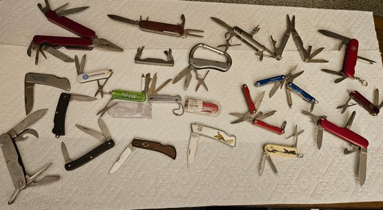 Lot 5-238 Leatherman, Wenger, Victorinox, Misc Pocket Knives (2-drawer)