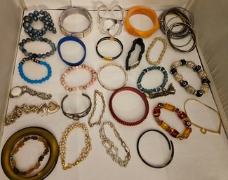 Lot 5-109 Mixed Lot Of Bracelets, Bracelets, And More Bracelets (Top Lateral)