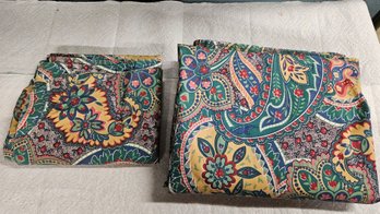 Lot 5-133 Paisley Print Flat Sheet And Pillowcases (TIR)