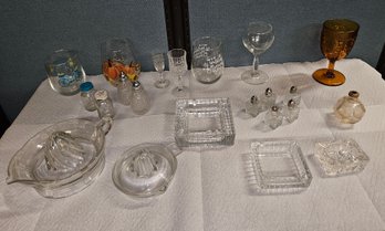 Lot 5-163 Glass Lot Juicers, Ashtrays, S&p (brn Shelf By Bthrm)