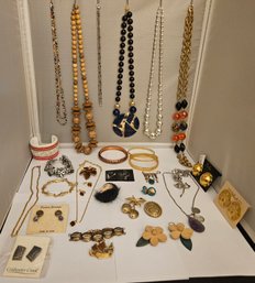 Lot 5-211 Jewelry Bracelets, Pins, Necklaces, Dolphin (Lateral File)