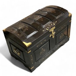 Black Lacquer Hinged Top Chest Or Trunk *Wainscott