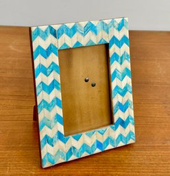 Blue And White Chevron Bone Inlay Frame - 4 X 6' Image