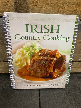 2 Piece Irish Cook Book Set B3