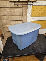 Blue Bin With Lid H1