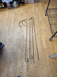 Planter Stakes/hooks B2