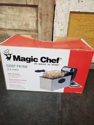 Magic Chef 3.5 Liters Deep Fryer C1