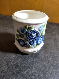 Ceramic 6.75' LEFTON Geo Z 1970 #6493 White CANISTER With BLUE FLOWER B2