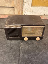 Vintage General Electric Radio (X11)