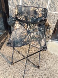 Children's Camo Lawn Chair With Cover B4