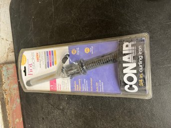 Conair Curling Iron (B3)