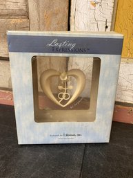 Lasting Expressions Heart With Rose In Box G2