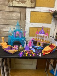 My Little Pony Castles & Mixed Pieces Lot A4