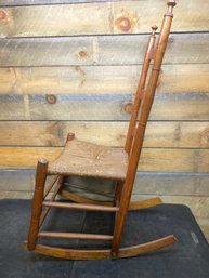 Antique Wooden Rocking Chair (HB6)