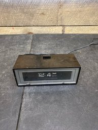General Electric Manual Alarm Clock (HB7)