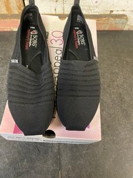 W9.5 Black Memory Foam Bobs Shoes F4