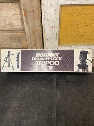 Mohawk Deluxe Tripod In Box A1