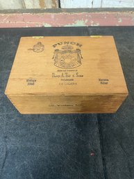 VTG Punch Cigars Box B3