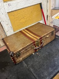 Vintage Suitcase (A1)