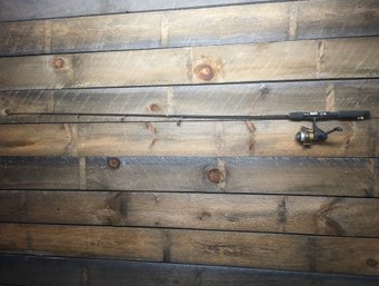 5 Ft Fishing Pole With Reel