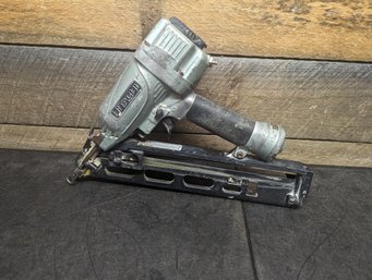 Hitachi Finish Nail Gun J2