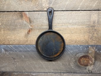 Vtg 5 In Cast Iron Pan J3