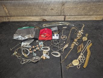 Costume Jewlery Lot C2